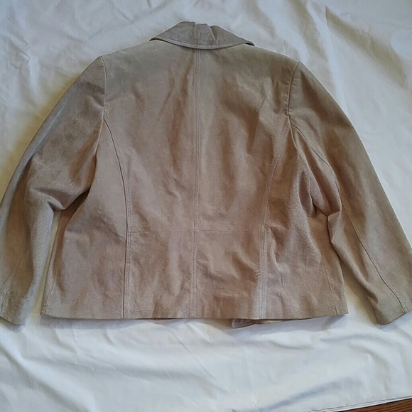 Jacket - Picture 4 of 6